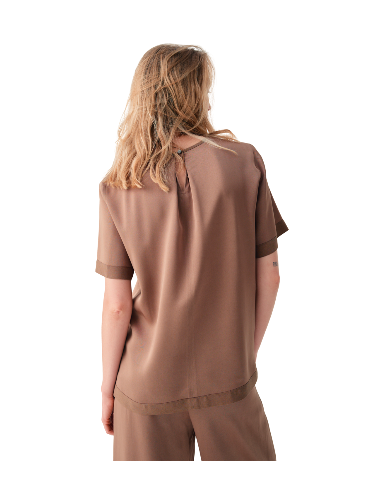 Short-sleeved blouse