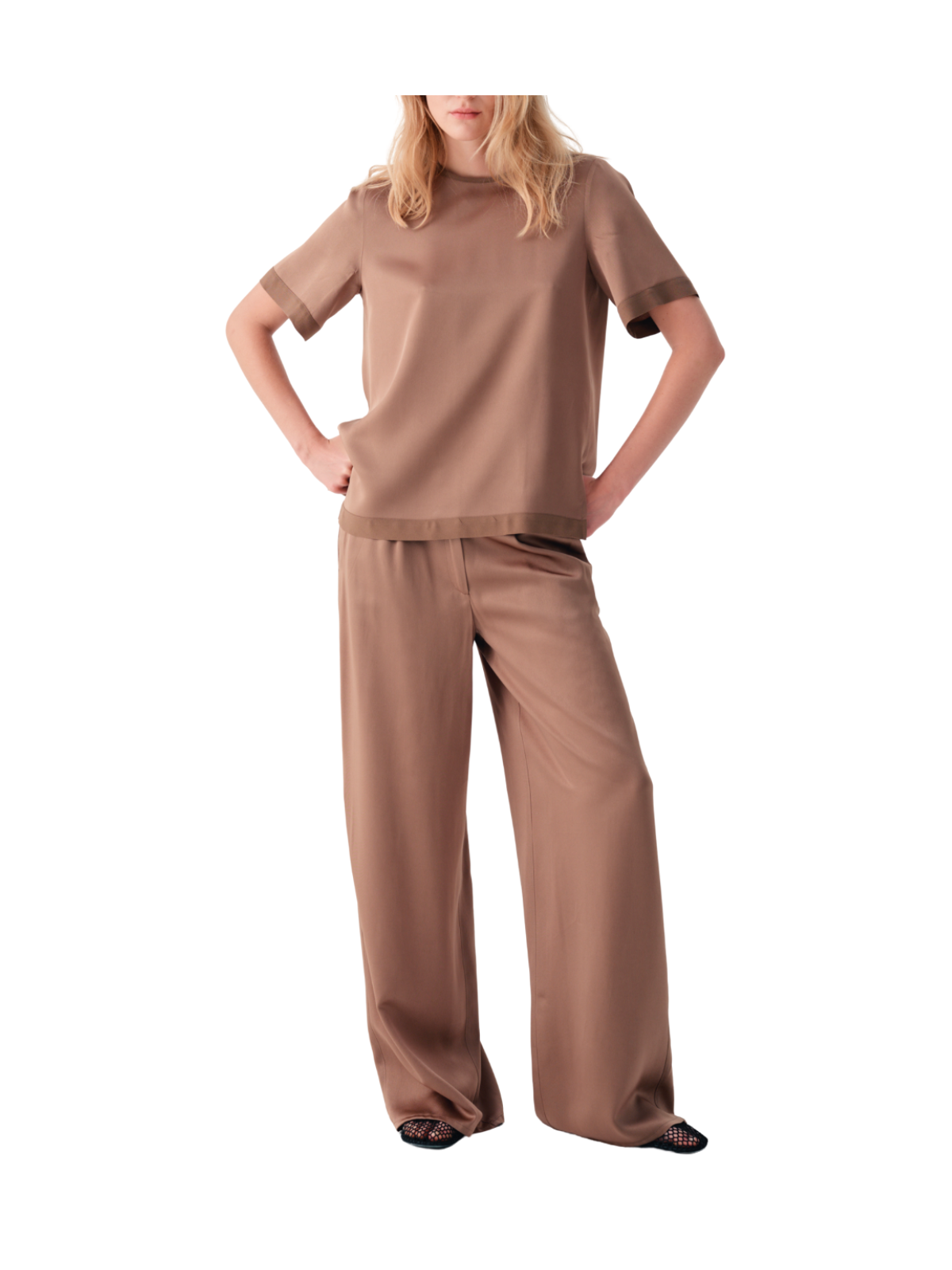 Short-sleeved blouse