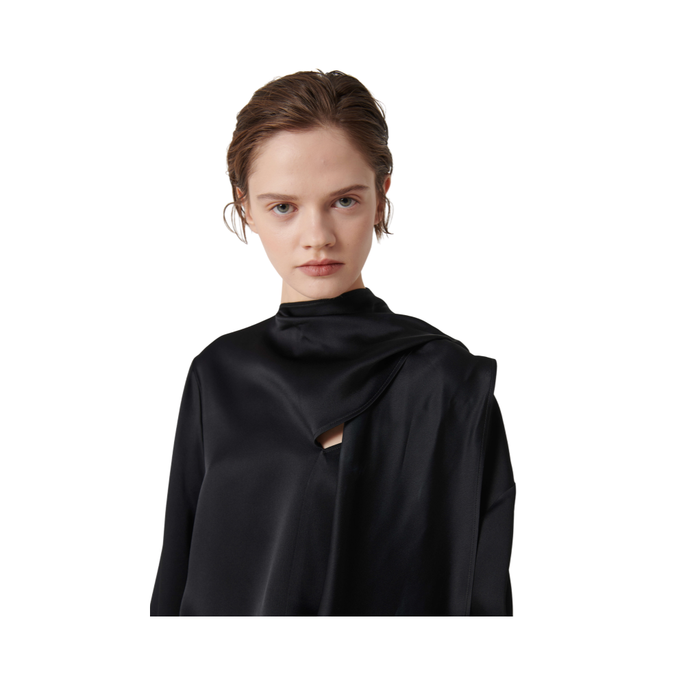Blusa con laccio a foulard