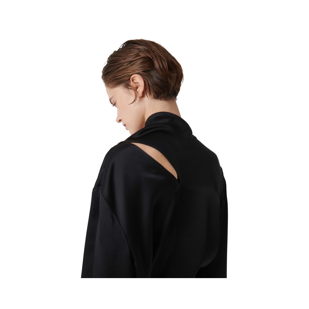 Blusa con laccio a foulard